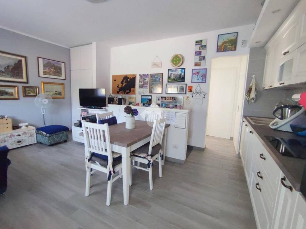 casa indipendente in vendita a Rho in zona Terrazzano