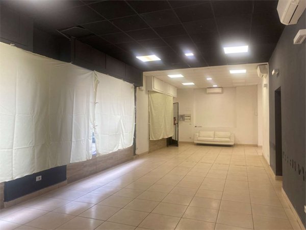 intera palazzina in vendita a Rho