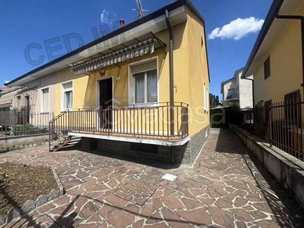 casa indipendente in vendita a Rho