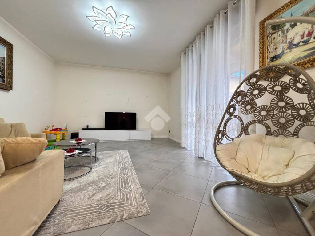 casa indipendente in vendita a Rho