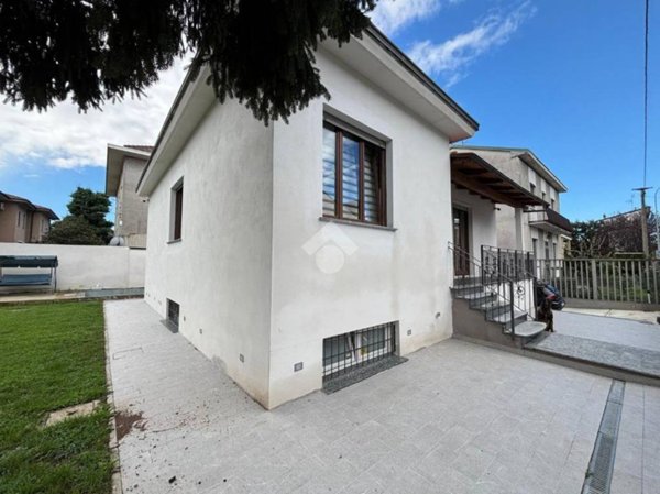 casa indipendente in vendita a Rho