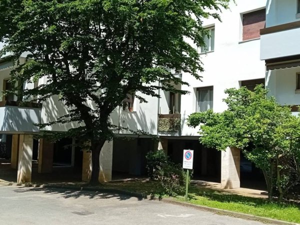 appartamento in vendita a Rho in zona Castellazzo