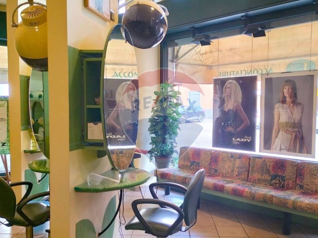 negozio in vendita a Rho