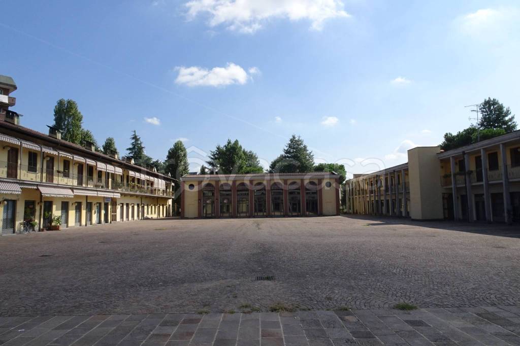 appartamento in vendita a Rho in zona Mazzo