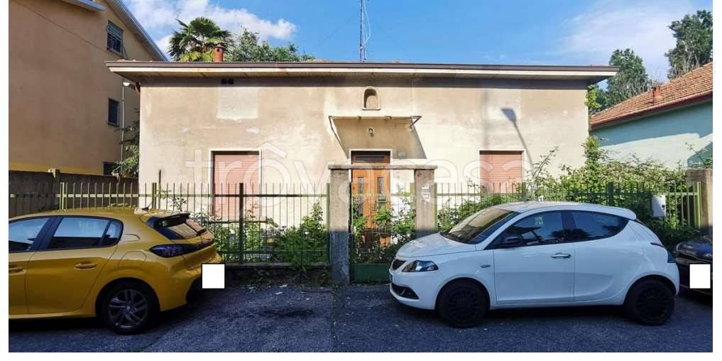 casa indipendente in vendita a Rho
