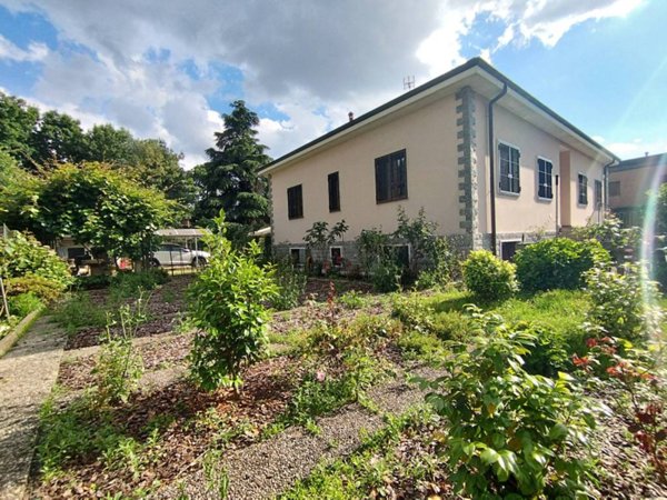 casa indipendente in vendita a Rho in zona Mazzo