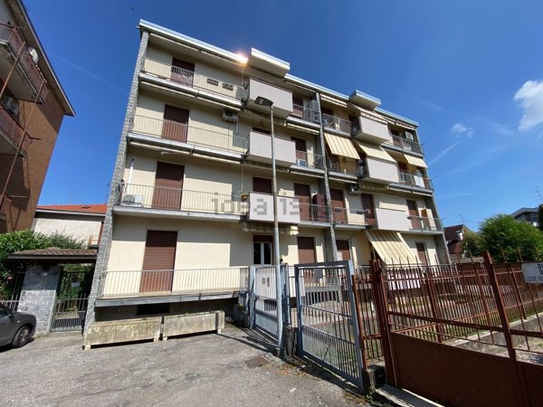 appartamento in vendita a Rho in zona Castellazzo