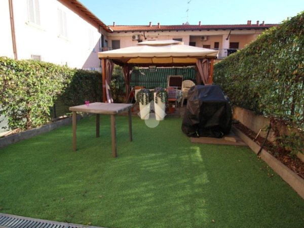 appartamento in vendita a Rho in zona Mazzo