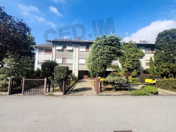 casa indipendente in vendita a Rho in zona Castellazzo