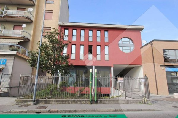 negozio in vendita a Rho in zona Ghisolfa