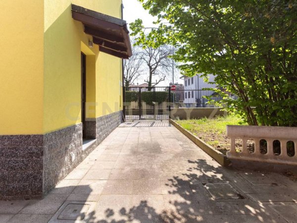 casa indipendente in vendita a Rho