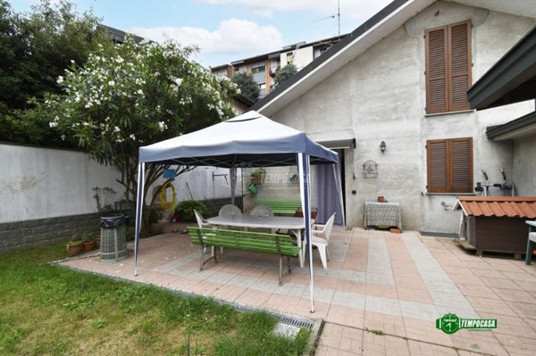 casa indipendente in vendita a Rho