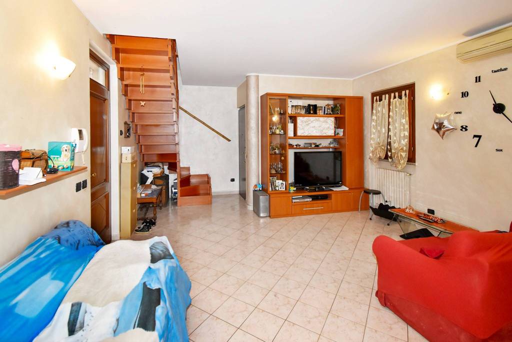 casa indipendente in vendita a Rho