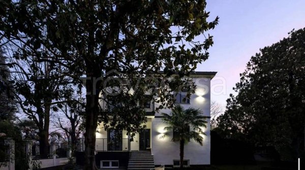 casa indipendente in vendita a Rho