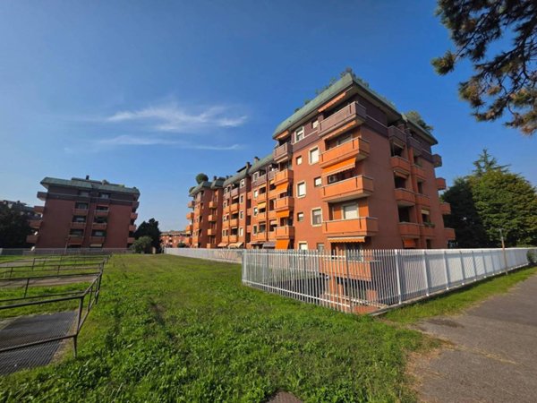 appartamento in vendita a Rho in zona Pantanedo