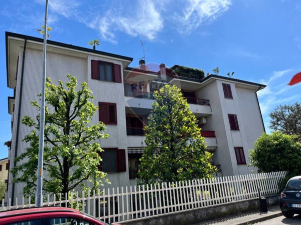appartamento in vendita a Rho in zona Terrazzano
