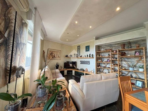 appartamento in vendita a Rho in zona Lucernate