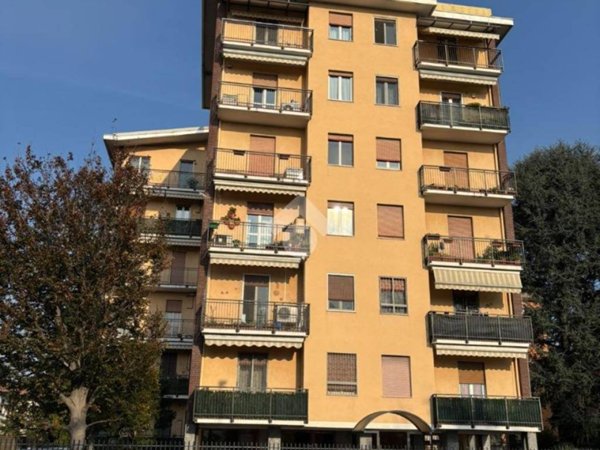 appartamento in vendita a Rho in zona Ghisolfa