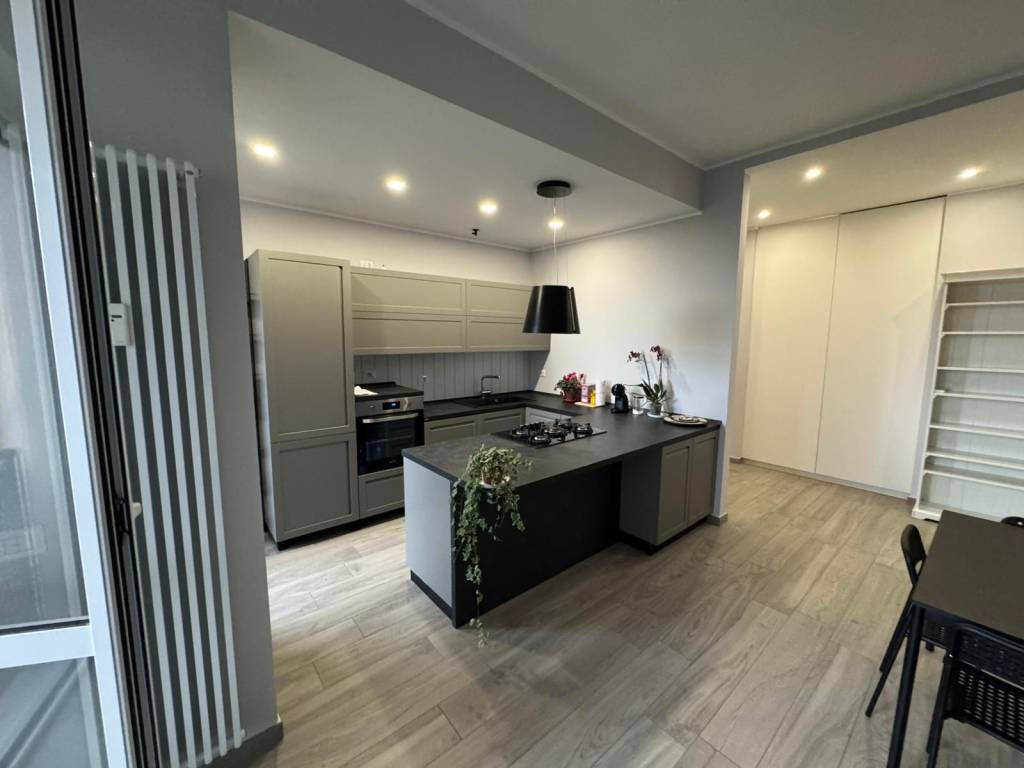 appartamento in vendita a Rho in zona Ghisolfa