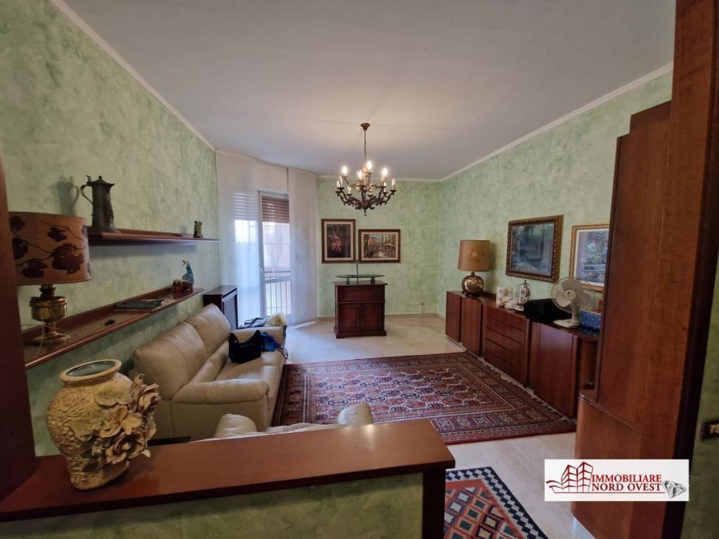 appartamento in vendita a Rho in zona Ghisolfa