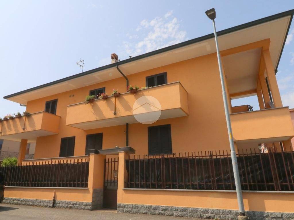 casa indipendente in vendita a Rho