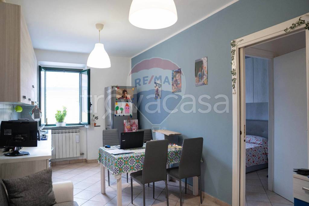 appartamento in vendita a Rho in zona Lucernate