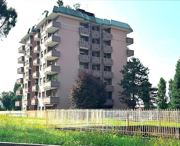 appartamento in vendita a Rho in zona Mazzo