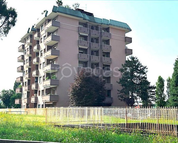 appartamento in vendita a Rho in zona Mazzo