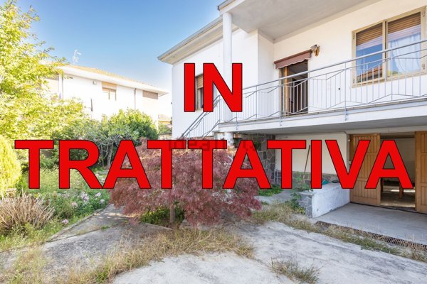 casa indipendente in vendita a Rho