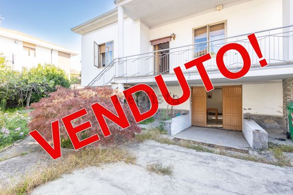 casa indipendente in vendita a Rho