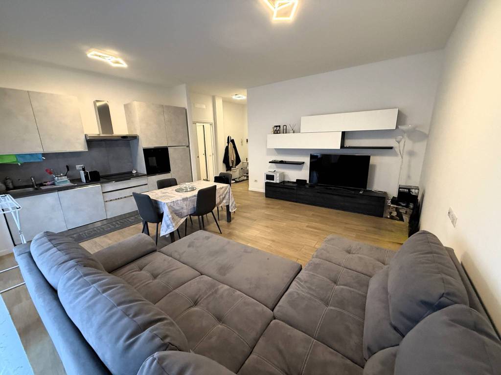 appartamento in vendita a Rho in zona Castellazzo