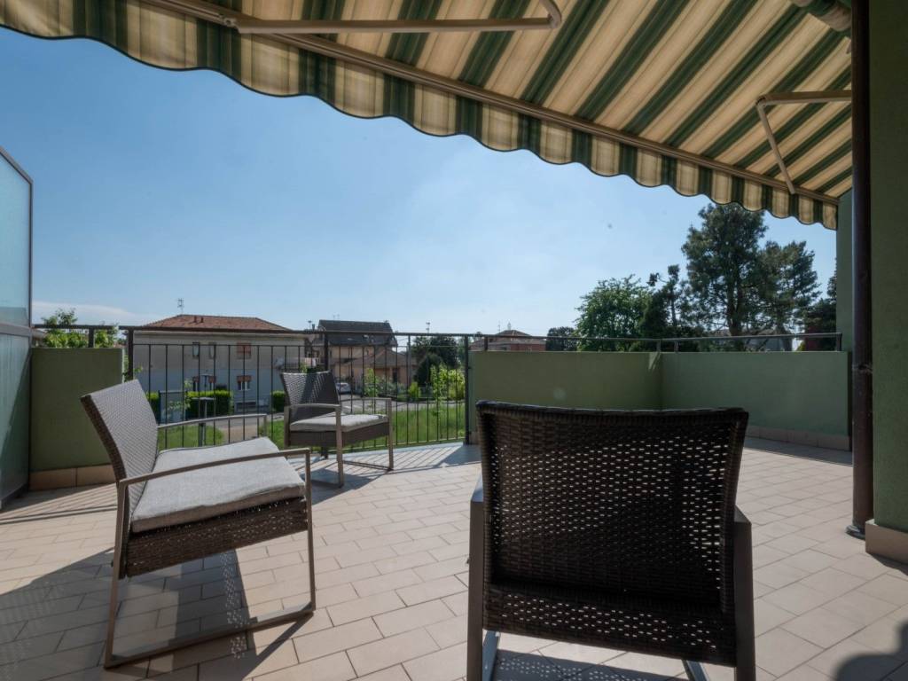 appartamento in vendita a Rho in zona Terrazzano