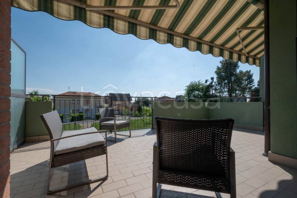 appartamento in vendita a Rho in zona Terrazzano