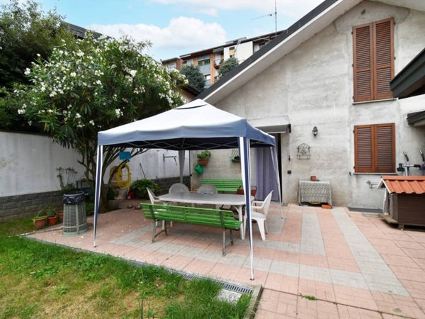 casa indipendente in vendita a Rho