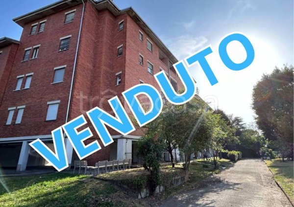 appartamento in vendita a Rho in zona Biringhello