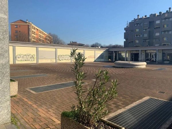 negozio in vendita a Rho