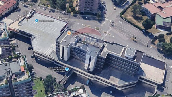 attico in vendita a Rho in zona Mazzo