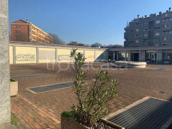 negozio in vendita a Rho