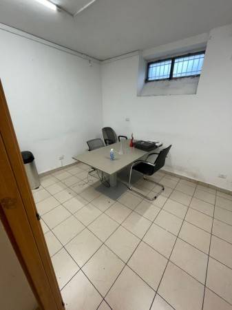 ufficio in vendita a Rho in zona Ghisolfa