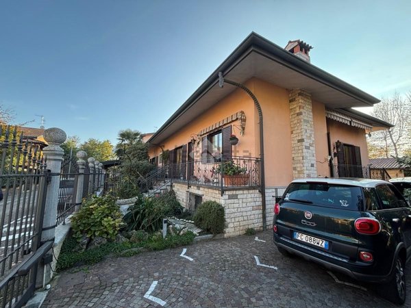 casa indipendente in vendita a Rho