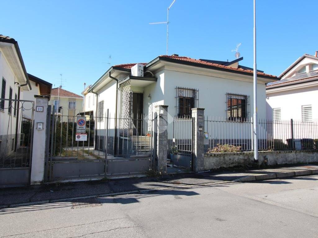 casa indipendente in vendita a Rho