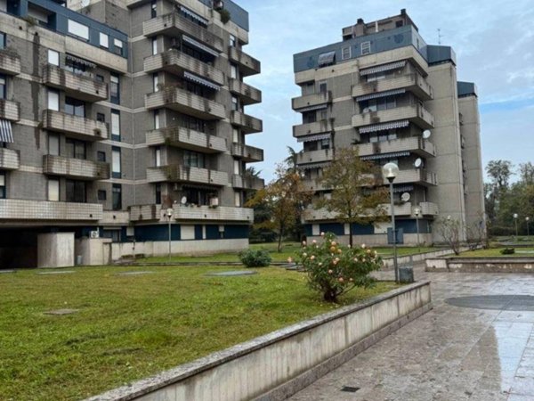 appartamento in vendita a Rho in zona Castellazzo