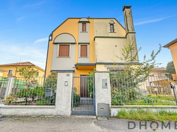 casa indipendente in vendita a Rho in zona Terrazzano