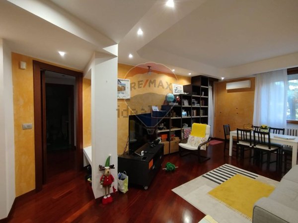 appartamento in vendita a Rho in zona Passirana