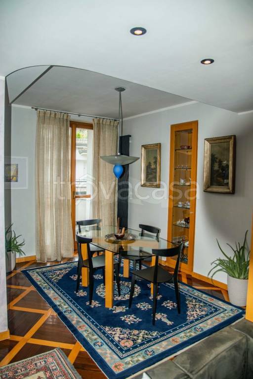 appartamento in vendita a Rho in zona Castellazzo