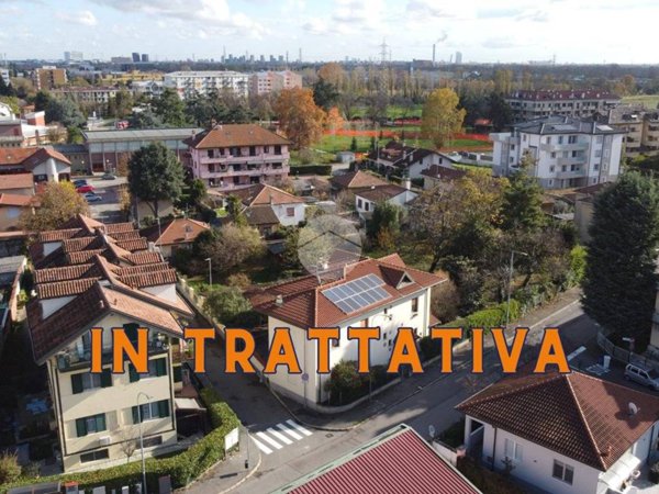 appartamento in vendita a Rho in zona Lucernate