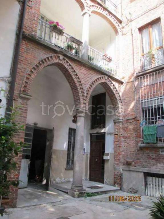 locale commerciale in vendita a Rho