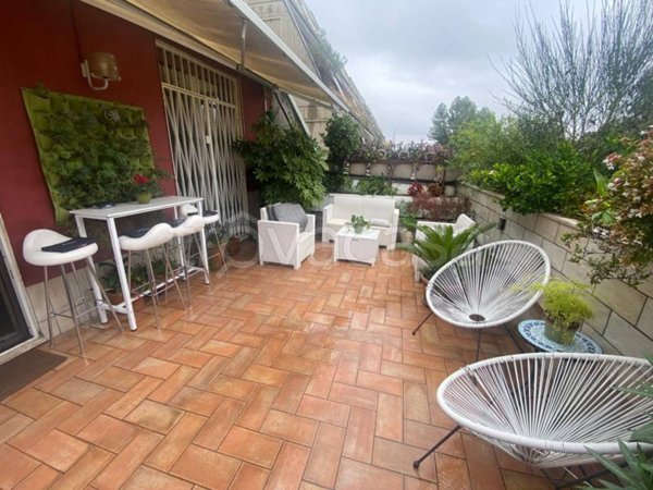 appartamento in vendita a Rho in zona Mazzo