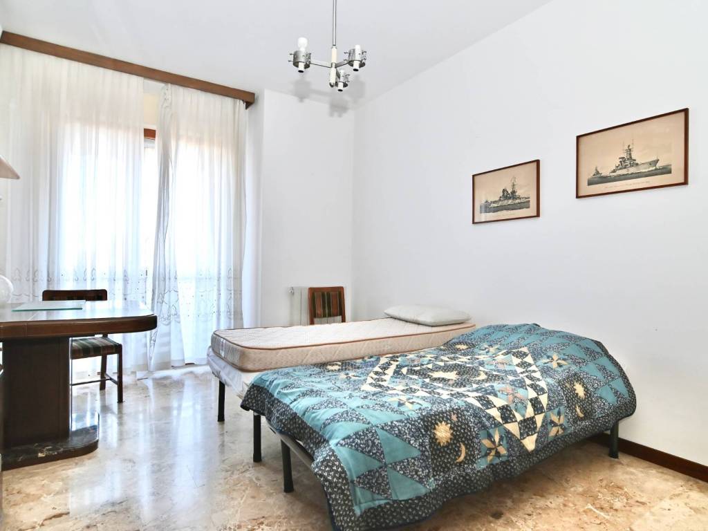 appartamento in vendita a Rho in zona Mazzo