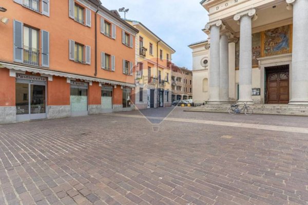 negozio in vendita a Rho